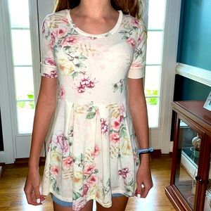 Floral pink blush top size small